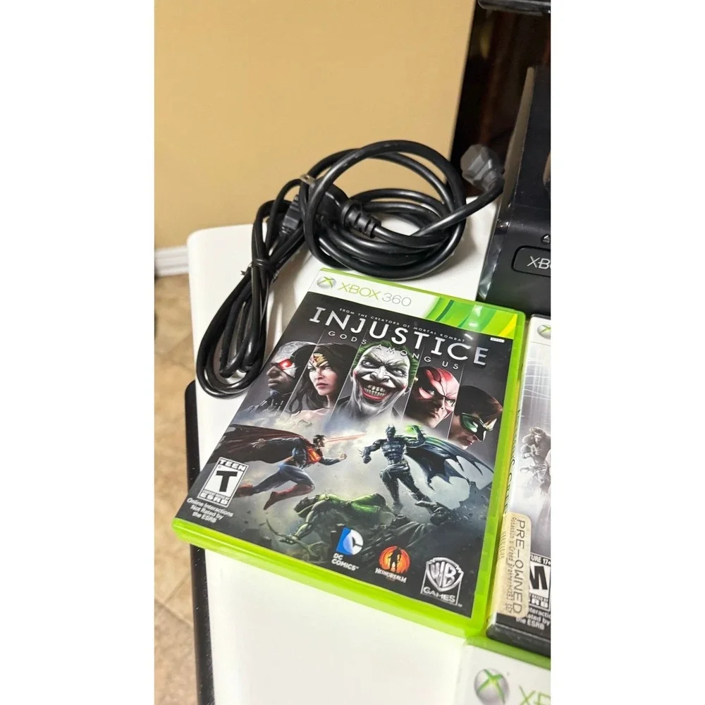 Xbox 360 game console system‎ with Kinect, 1 controller, and 5 games